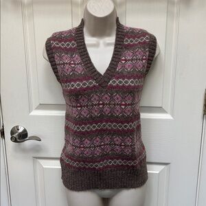 Vintage Pitlochry Shetland wool knitted V-neck sweater vest